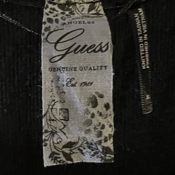 Guess top - Size XL (Juniors) - Picture 3 of 4